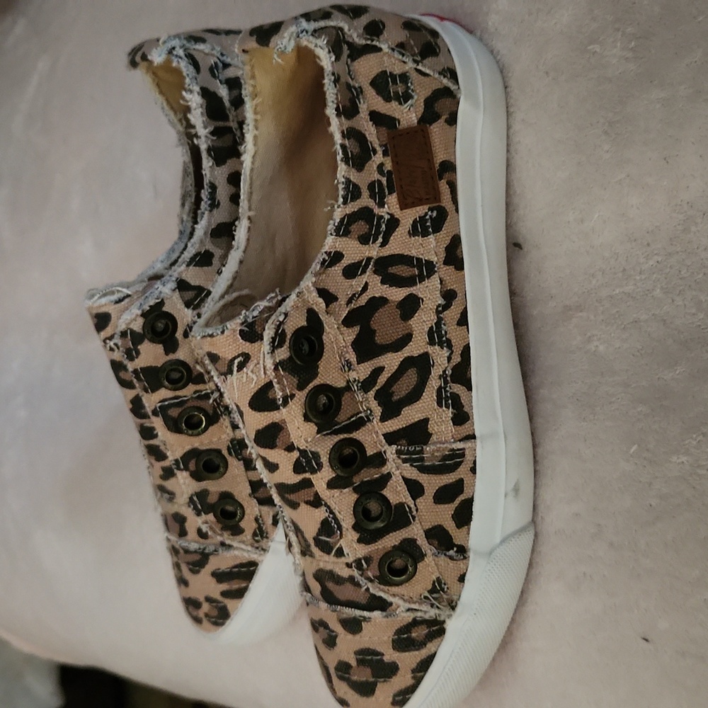 NWOT! Blowfish Tennis Shoes Leopard